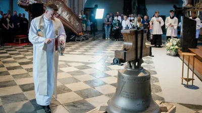 Nový zvon, kostelní věž i renovované zázemí pro dětskou skupinu a skauty